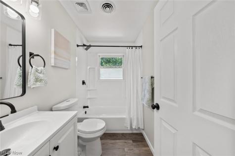 2221 Maxine Avenue NE Canton OH 44705
