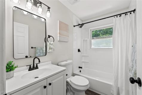 2221 Maxine Avenue NE Canton OH 44705