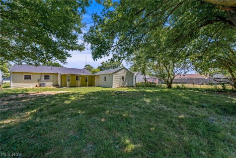 2221 Maxine Avenue NE Canton OH 44705
