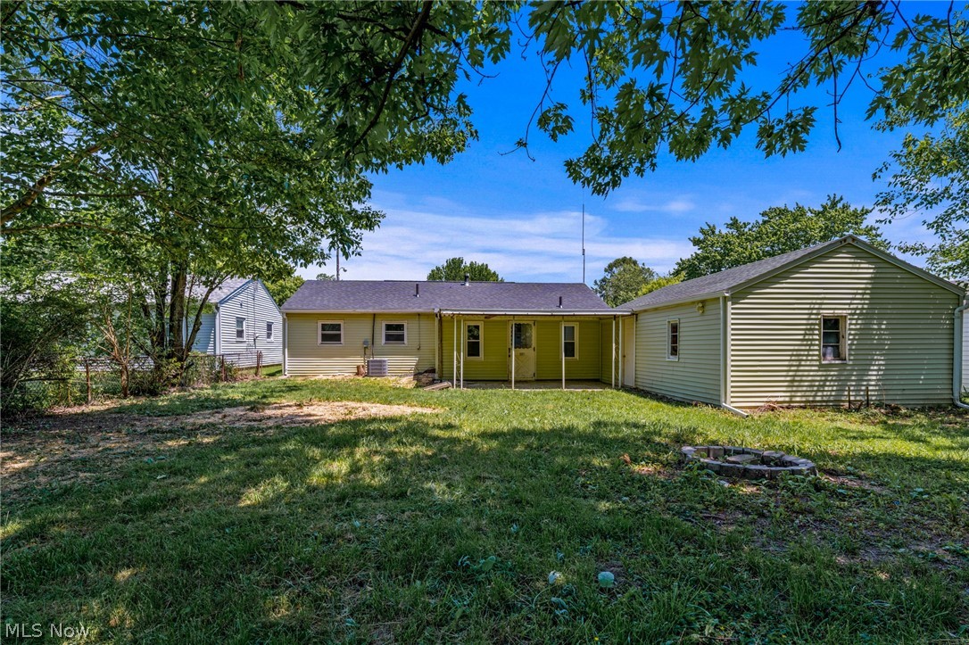 2221 Maxine Avenue NE Canton OH 44705