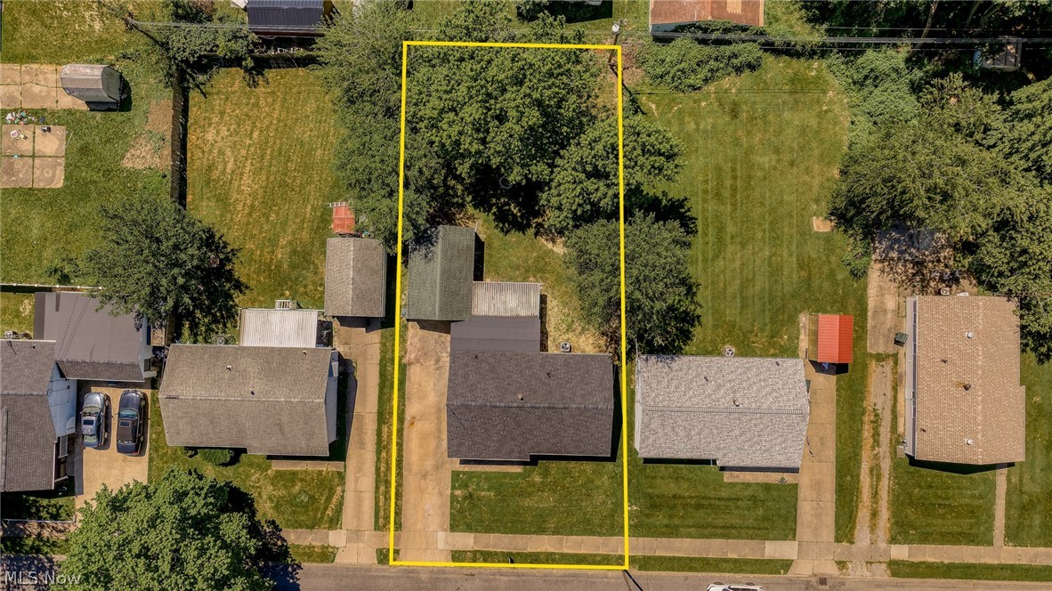2221 Maxine Avenue NE Canton OH 44705