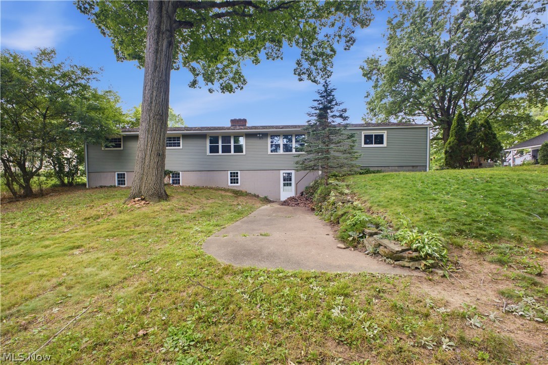 236 Manor Drive Columbiana OH 44408