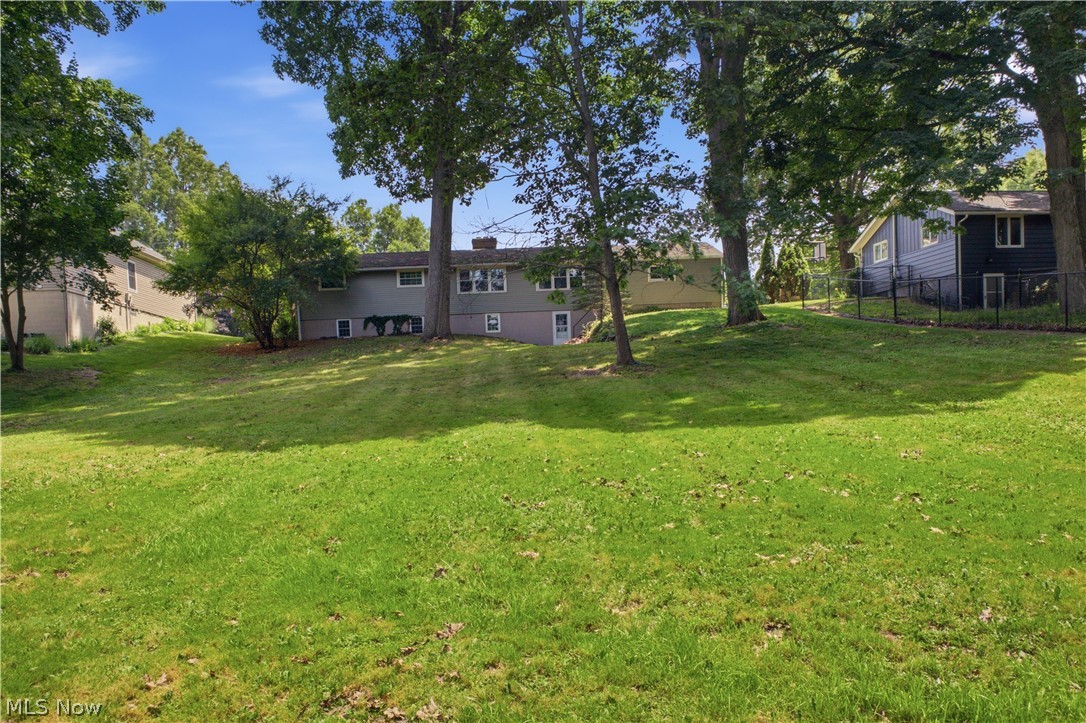 236 Manor Drive Columbiana OH 44408