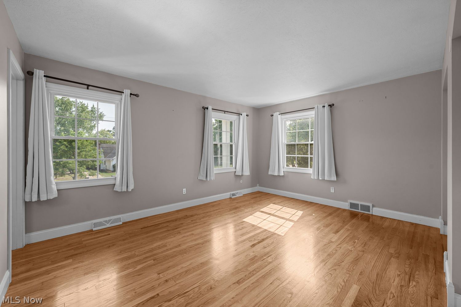 32575 Arthur Road Solon OH 44139