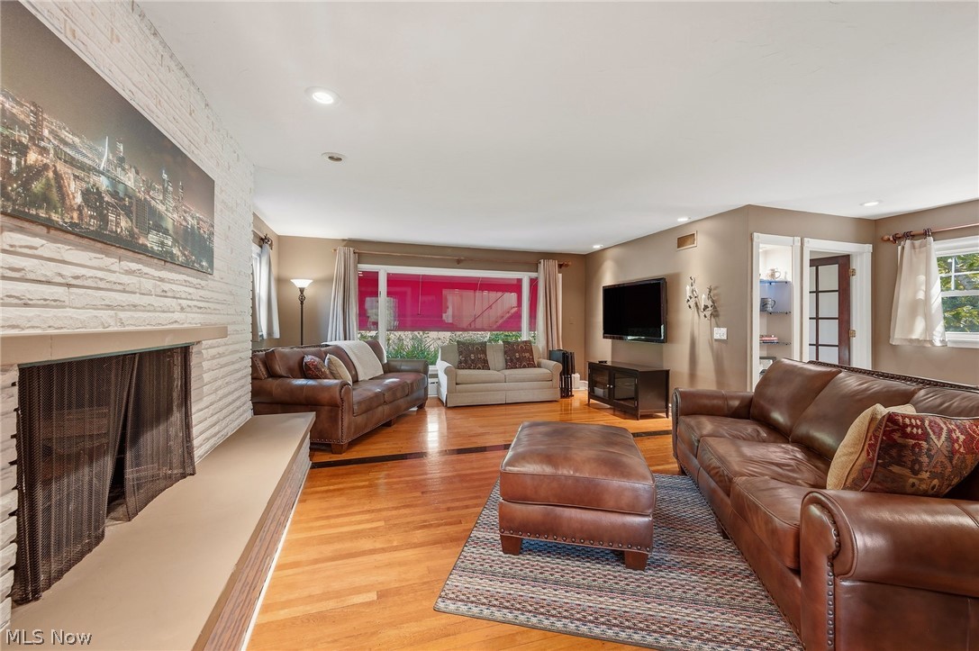 1440 Lewis Drive Lakewood OH 44107