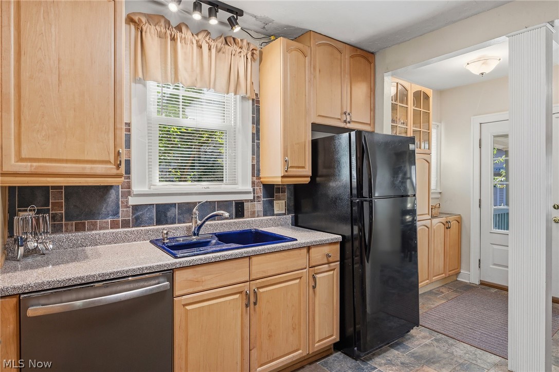 1440 Lewis Drive Lakewood OH 44107