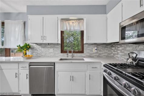 4865 Foxlair Trail Richmond Heights OH 44143