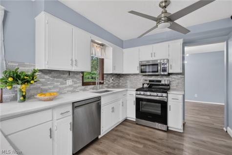 4865 Foxlair Trail Richmond Heights OH 44143
