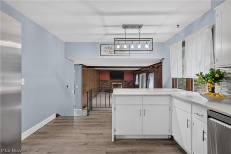 4865 Foxlair Trail Richmond Heights OH 44143