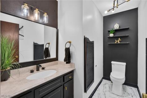 4865 Foxlair Trail Richmond Heights OH 44143