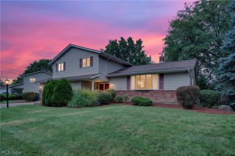 4865 Foxlair Trail Richmond Heights OH 44143