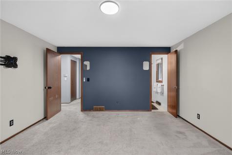 4865 Foxlair Trail Richmond Heights OH 44143