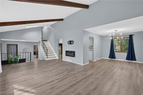 4865 Foxlair Trail Richmond Heights OH 44143