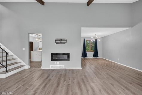 4865 Foxlair Trail Richmond Heights OH 44143