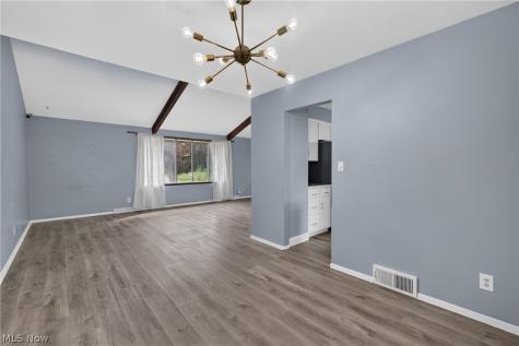 4865 Foxlair Trail Richmond Heights OH 44143