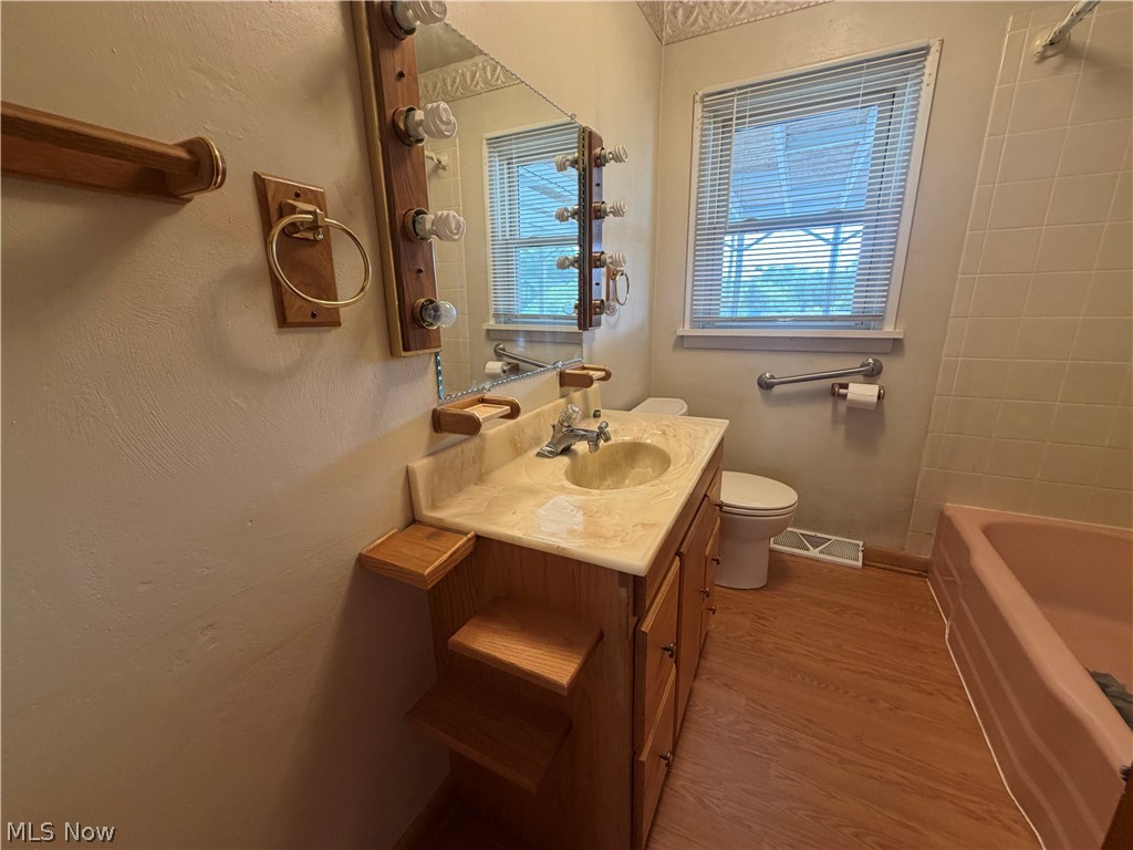 404 Jackson Avenue NE Brewster OH 44613