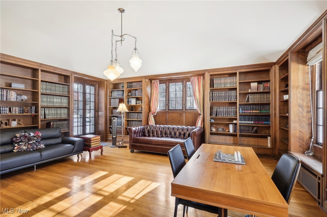 1688 Oakwood Drive Cleveland Heights OH 44121