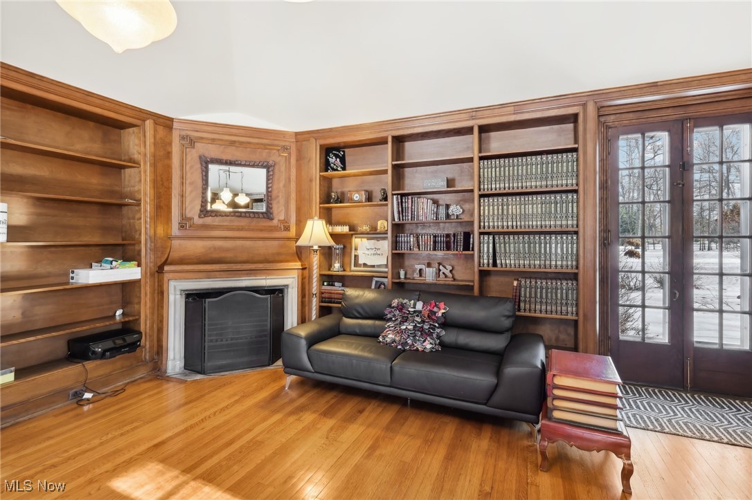 1688 Oakwood Drive Cleveland Heights OH 44121