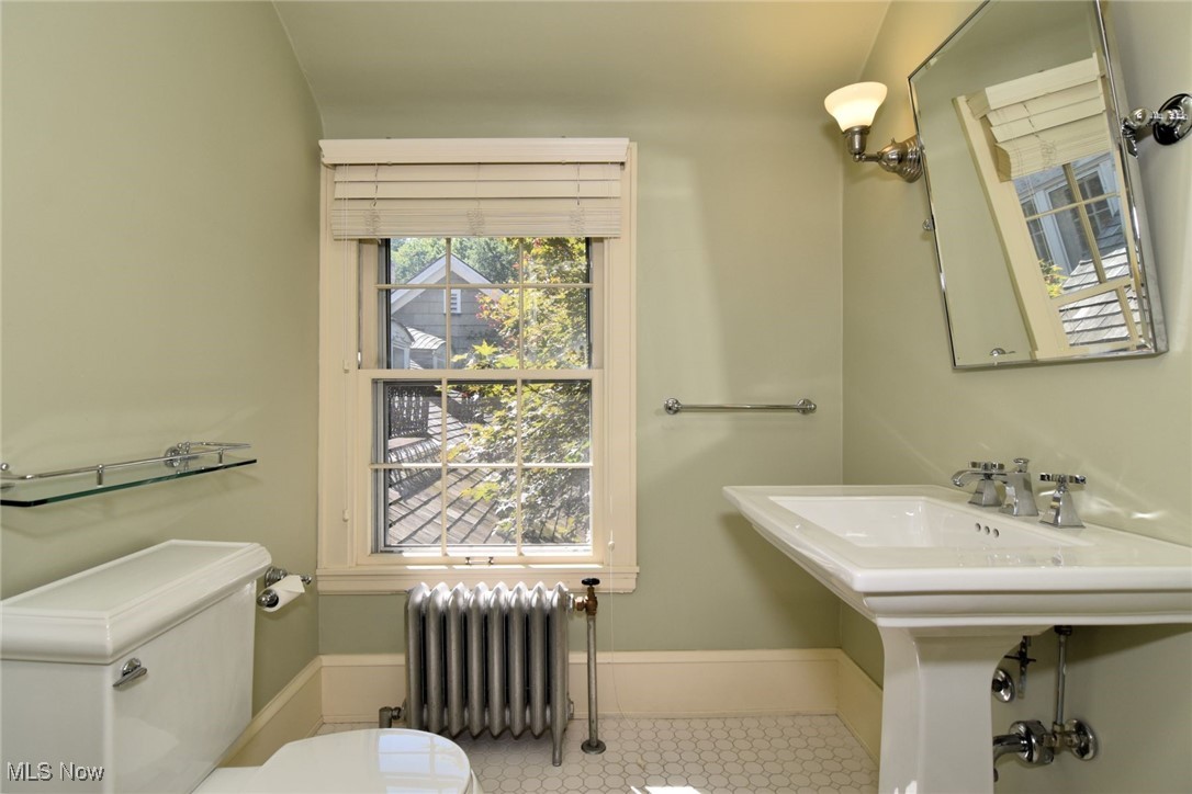 1688 Oakwood Drive Cleveland Heights OH 44121