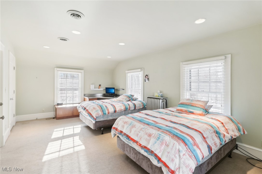 1688 Oakwood Drive Cleveland Heights OH 44121