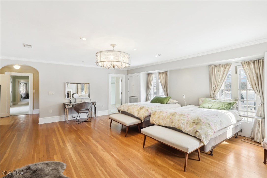 1688 Oakwood Drive Cleveland Heights OH 44121