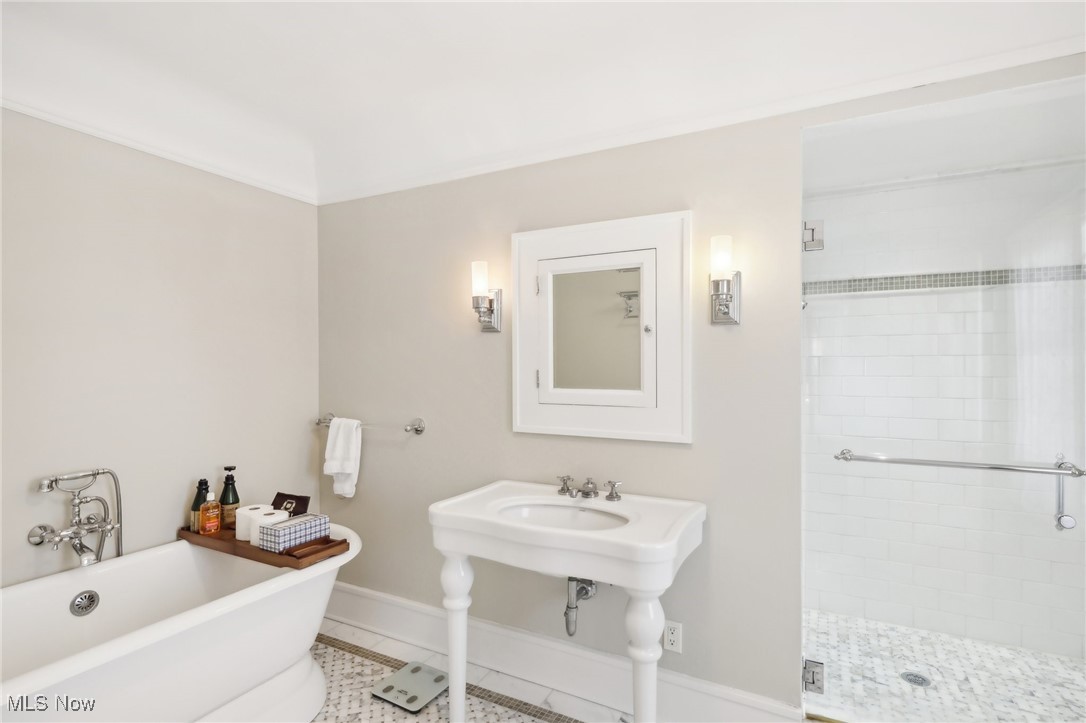 1688 Oakwood Drive Cleveland Heights OH 44121