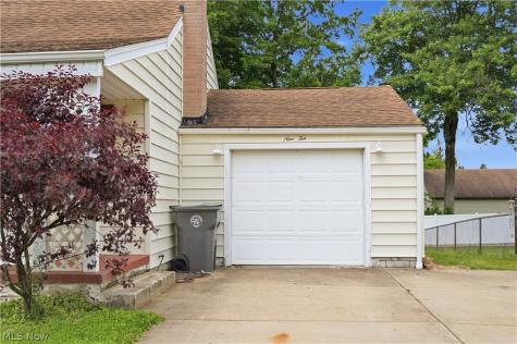 910 S Hazelwood Avenue Youngstown OH 44509