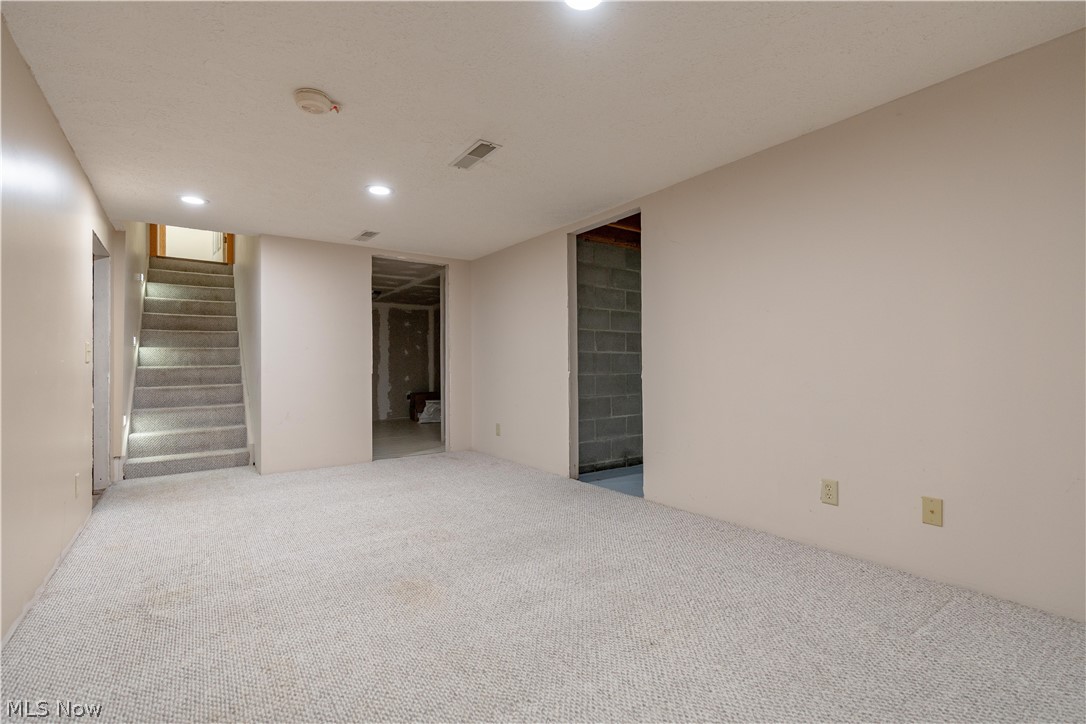 2041 Old Elm Street NE Canton OH 44721