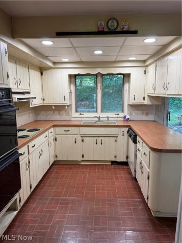 3791 Butterfield Drive Akron OH 44319