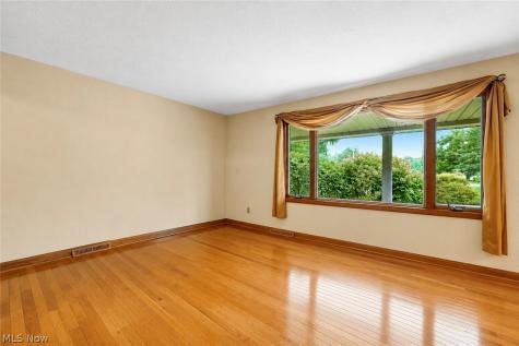 679 S Lake Street Amherst OH 44001