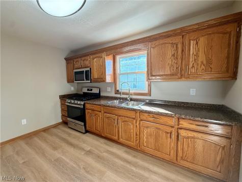 1633 E 34th Street Lorain OH 44055