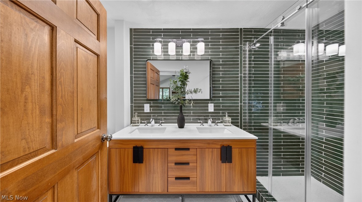 3909 Brainard Road Orange Village OH 44122