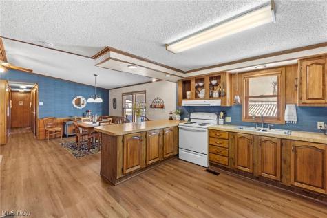 22 Lees Lane Olmsted Twp OH 44138