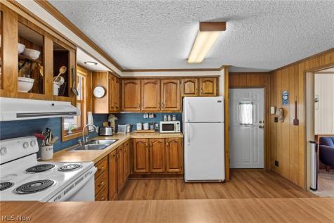 22 Lees Lane Olmsted Twp OH 44138