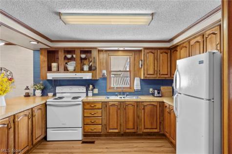 22 Lees Lane Olmsted Twp OH 44138