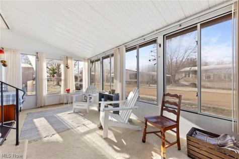 22 Lees Lane Olmsted Twp OH 44138