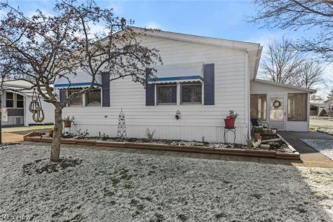 22 Lees Lane Olmsted Twp OH 44138