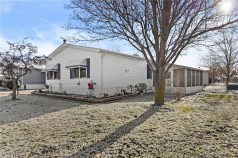 22 Lees Lane Olmsted Twp OH 44138