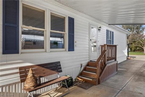 22 Lees Lane Olmsted Twp OH 44138
