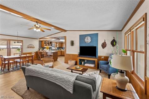 22 Lees Lane Olmsted Twp OH 44138