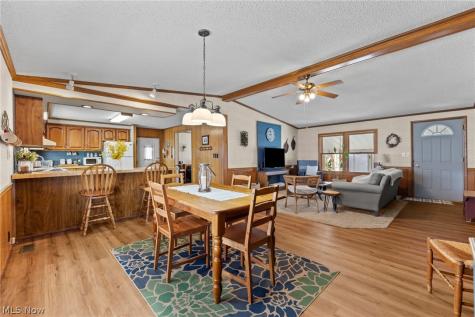 22 Lees Lane Olmsted Twp OH 44138