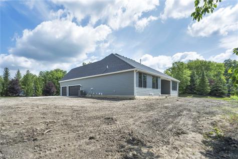 21075 Cedar Creek Drive Strongsville OH 44149