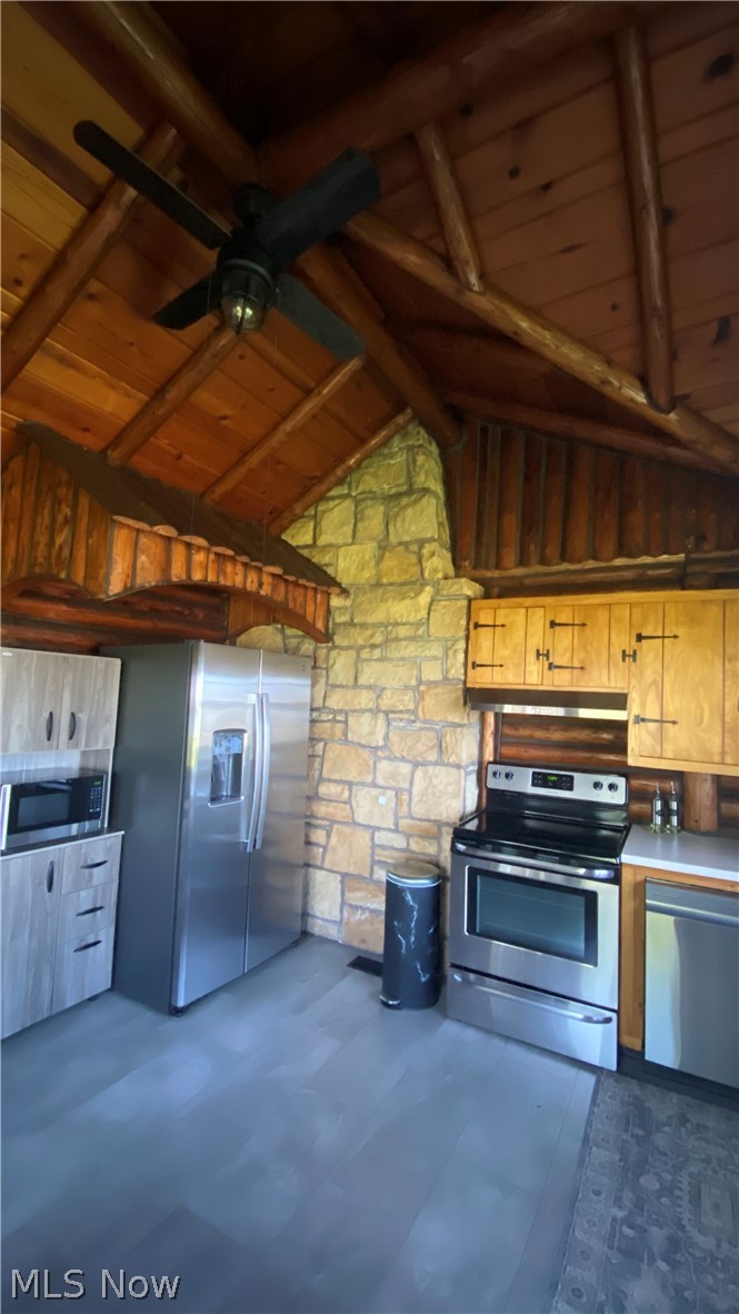 1104 Lake Road Conneaut OH 44030