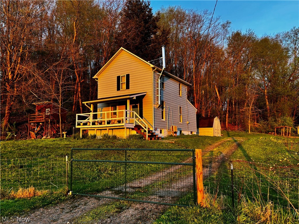 8087 Magnet Road NE Minerva OH 44657