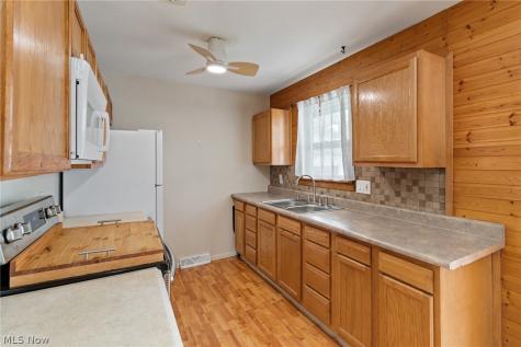 2956 Stockton Street Akron OH 44314