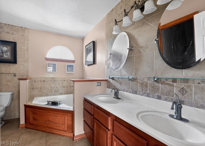 6740 Bridgestone Circle NE Canton OH 44721