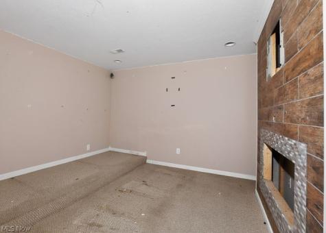 6740 Bridgestone Circle NE Canton OH 44721
