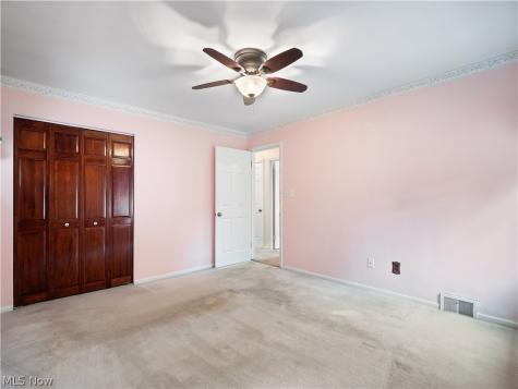 4711 Longwood Avenue Parma OH 44134