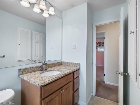 4711 Longwood Avenue Parma OH 44134