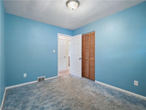 4711 Longwood Avenue Parma OH 44134